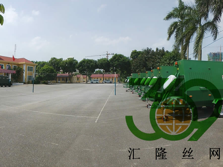 刀刺網(wǎng)布障車(chē)