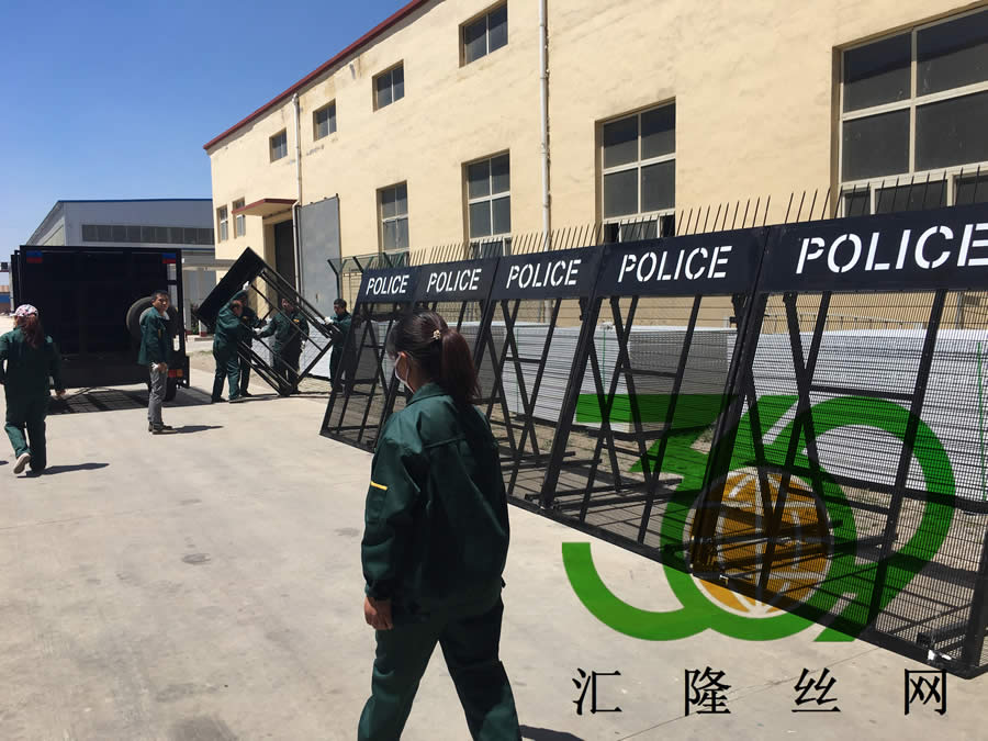 全自動(dòng)防暴布障車(chē)