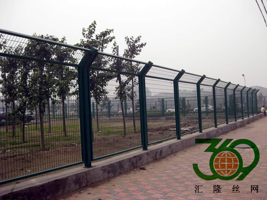 廠區(qū)圍墻圍網(wǎng)